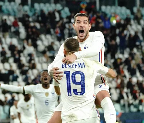 Франция выиграла Кубок Лиги Наций благодаря голам Бензема и Мбаппе